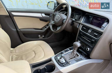 Седан Audi A4 2012 в 