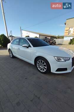 Седан Audi A4 2017 в 