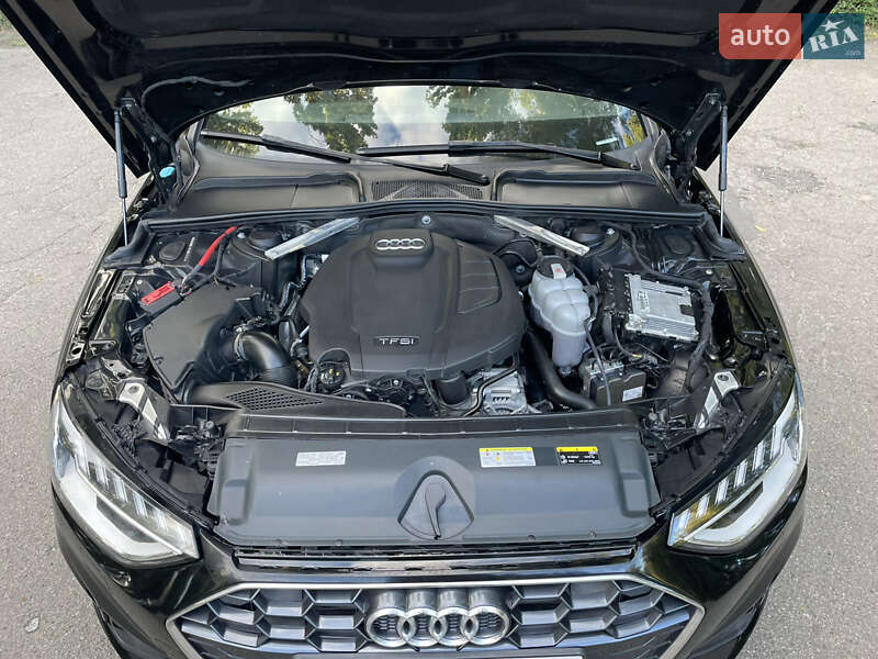Седан Audi A4 2020 в Киеве
