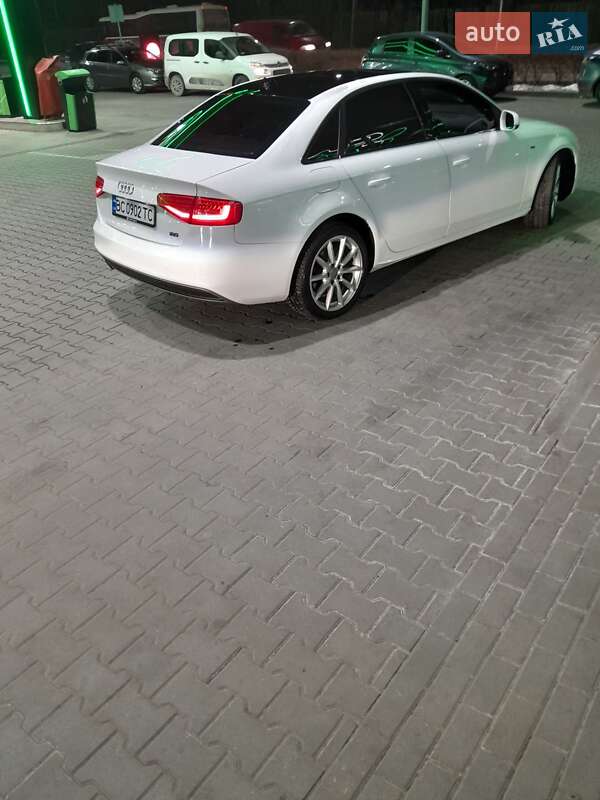Седан Audi A4 2014 в Львове