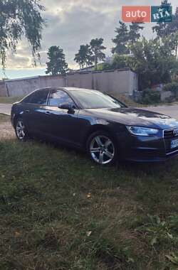 Седан Audi A4 2018 в 