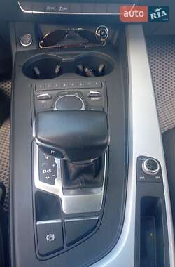 Седан Audi A4 2018 в 