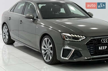 Седан Audi A4 2022 в 