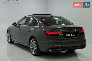 Седан Audi A4 2022 в 