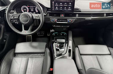 Седан Audi A4 2022 в 