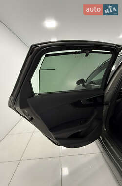 Седан Audi A4 2022 в 