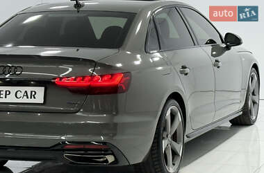 Седан Audi A4 2022 в 