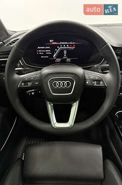 Седан Audi A4 2022 в 