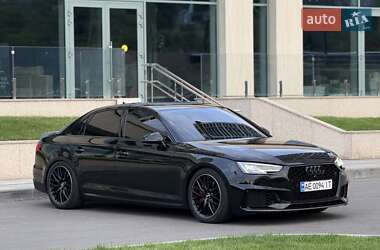 Седан Audi A4 2017 в 