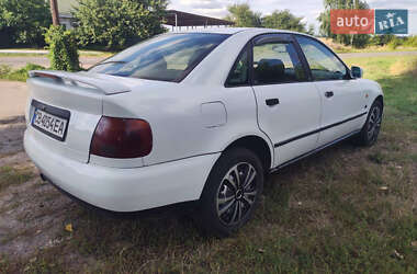 Седан Audi A4 1996 в 