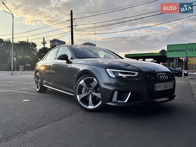 Седан Audi A4 2018 в Одессе