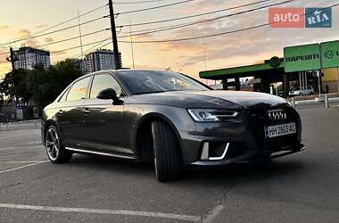 Седан Audi A4 2018 в 