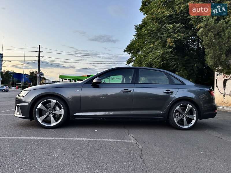 Седан Audi A4 2018 в Одессе