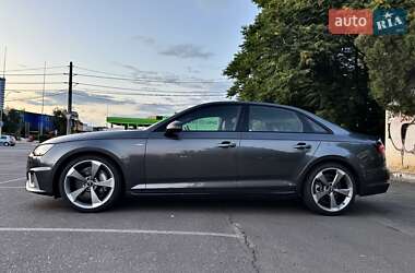 Седан Audi A4 2018 в 