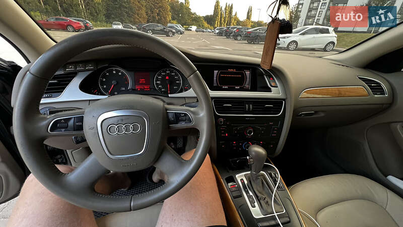 Седан Audi A4 2009 в Луцке