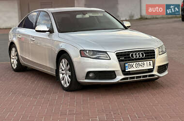 Седан Audi A4 2012 в Ровно