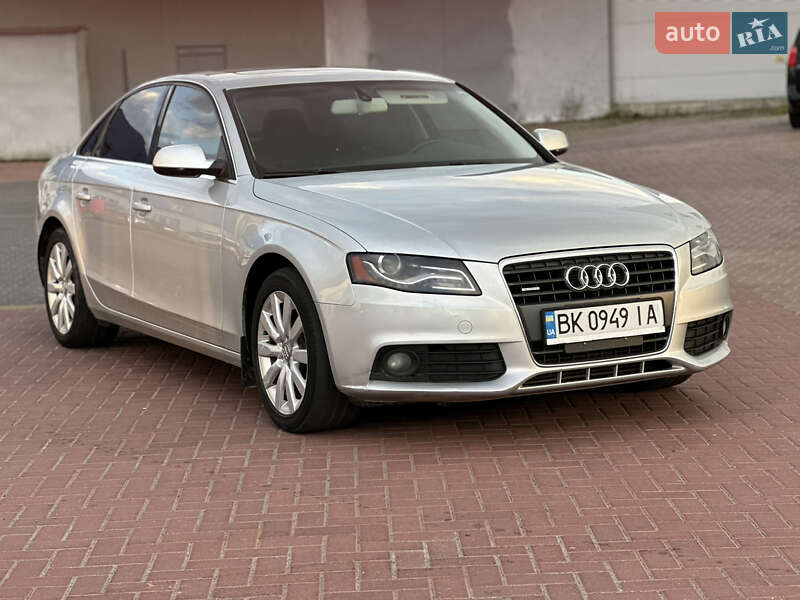 Седан Audi A4 2012 в 