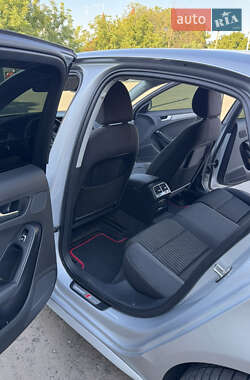 Седан Audi A4 2013 в 