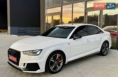 Седан Audi A4 2018 в 