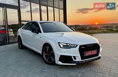 Седан Audi A4 2018 в 