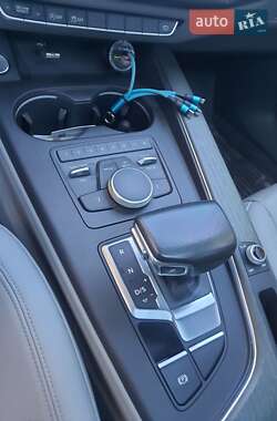 Седан Audi A4 2018 в 