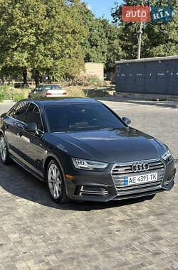Седан Audi A4 2017 в 