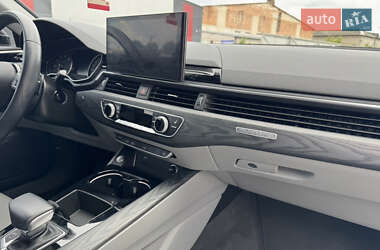 Седан Audi A4 2021 в 