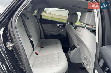 Седан Audi A4 2021 в 