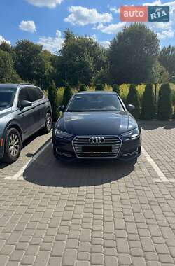 Седан Audi A4 2018 в 