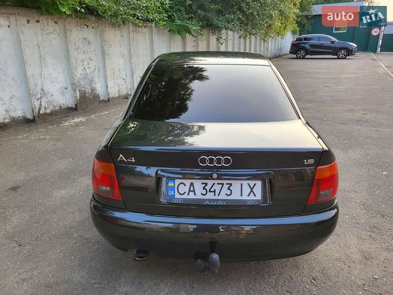 Седан Audi A4 1995 в Черкассах