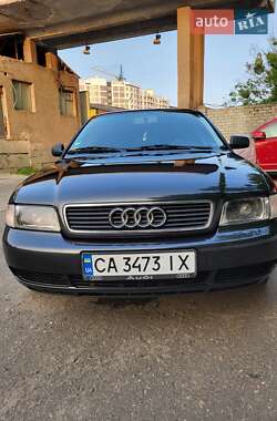 Седан Audi A4 1995 в 