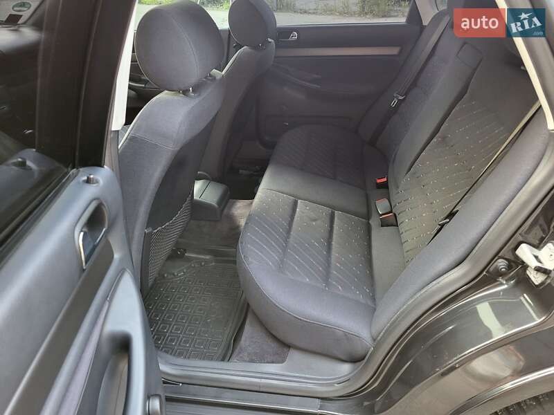 Седан Audi A4 1995 в Черкассах