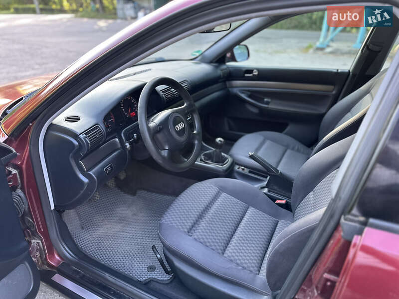 Седан Audi A4 1999 в Ровно