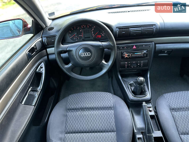 Седан Audi A4 1999 в Ровно
