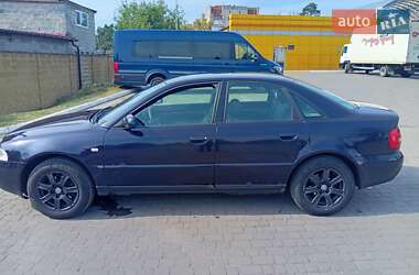 Седан Audi A4 1999 в 