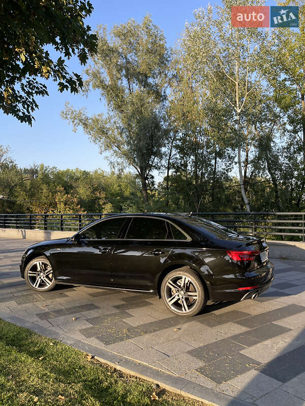 Седан Audi A4 2016 в Днепре