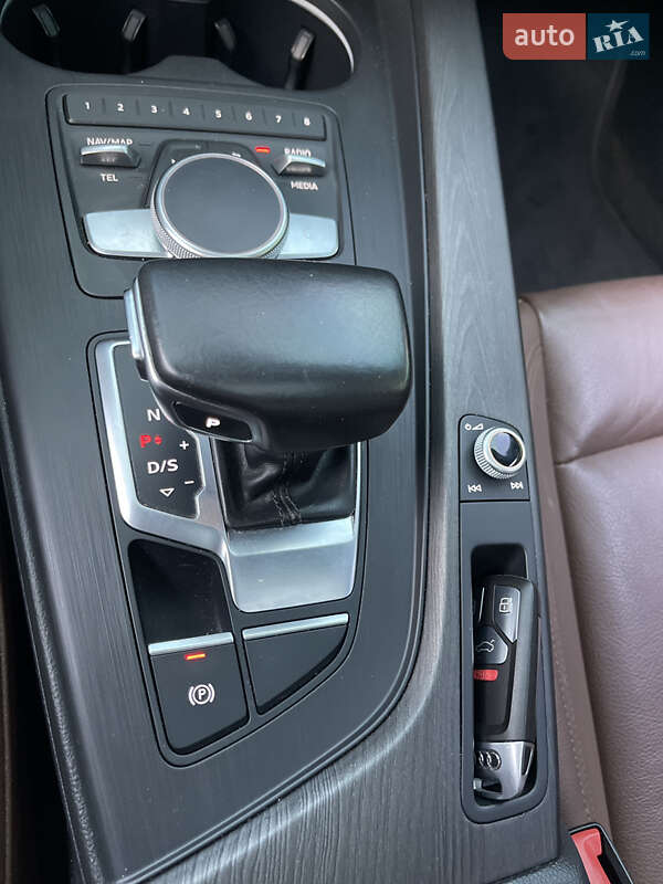 Седан Audi A4 2016 в Днепре