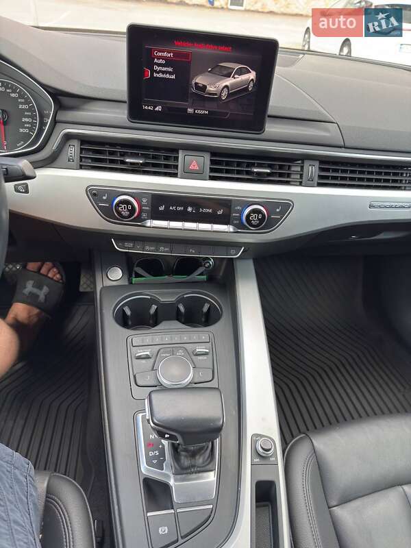 Седан Audi A4 2019 в Киеве