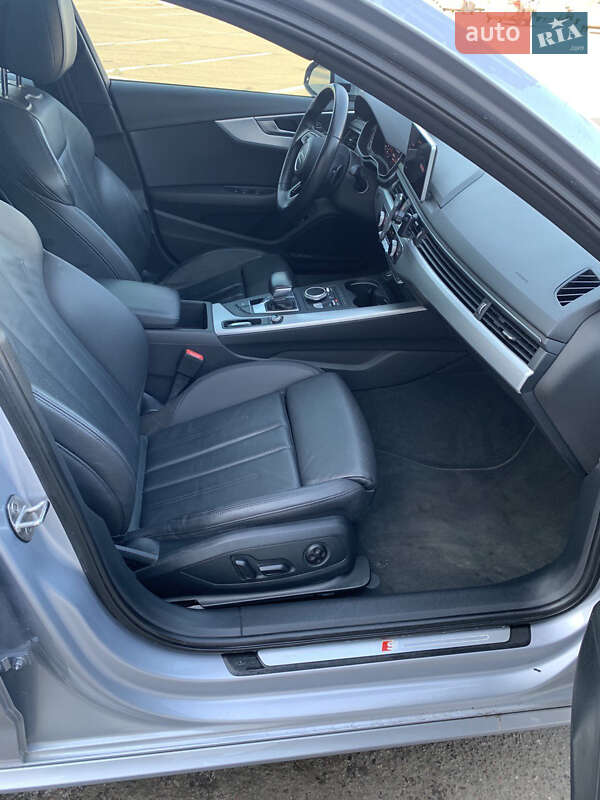 Седан Audi A4 2016 в Полтаві