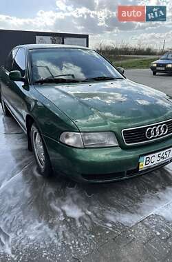 Седан Audi A4 1998 в 