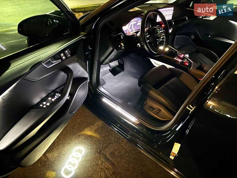 Седан Audi A4 2021 в Киеве