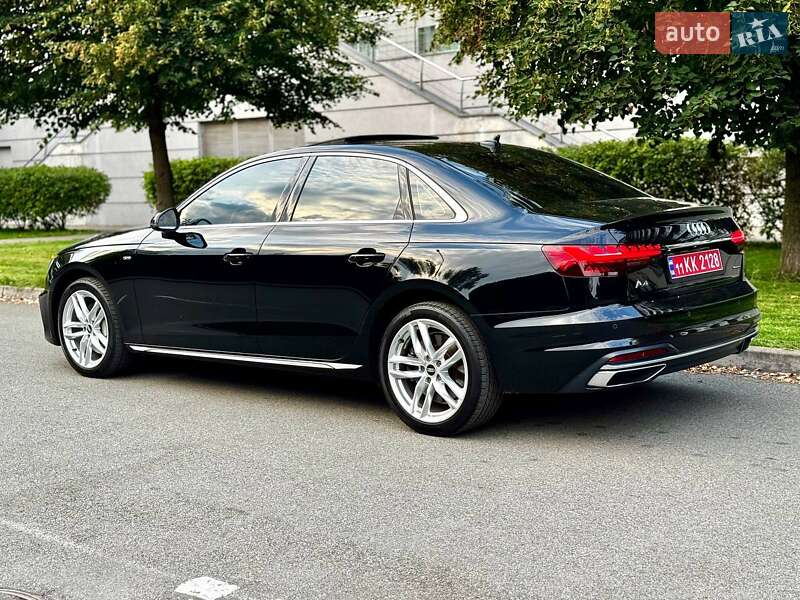 Седан Audi A4 2021 в Киеве