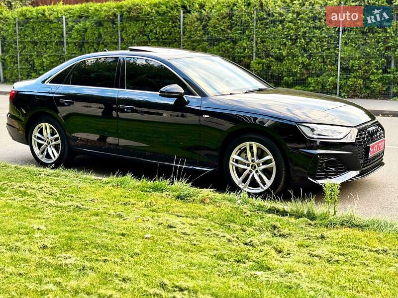 Седан Audi A4 2021 в Киеве