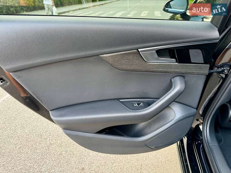 Седан Audi A4 2021 в Киеве