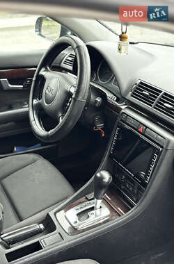 Седан Audi A4 2001 в 