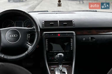 Седан Audi A4 2001 в 