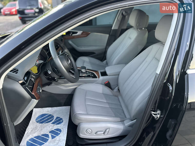 Седан Audi A4 2020 в Ровно