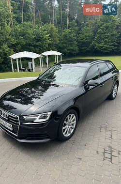 Универсал Audi A4 2018 в 