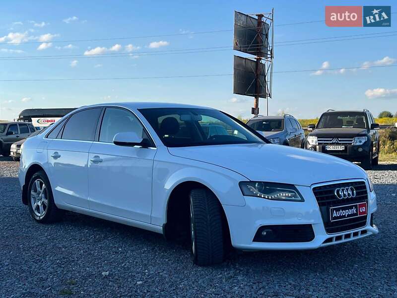 Седан Audi A4 2010 в Львове