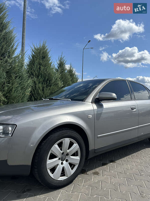Седан Audi A4 2003 в 